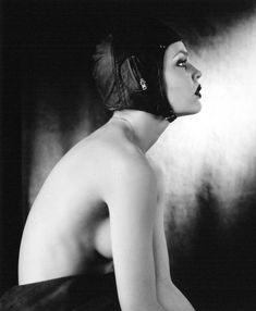 Полностью голая Мелисса Джордж в журнале Black+White фото #5