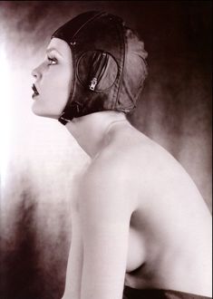Полностью голая Мелисса Джордж в журнале Black+White фото #7