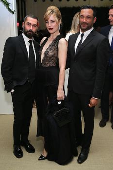 Голая грудь Мелисса Джордж на церемонии вручении премии CFDA/Vogue Fashion Fund Awards фото #4