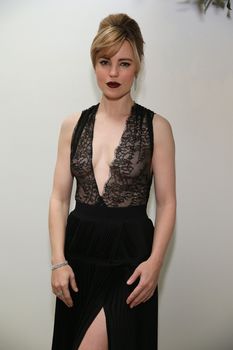Голая грудь Мелисса Джордж на церемонии вручении премии CFDA/Vogue Fashion Fund Awards фото #8