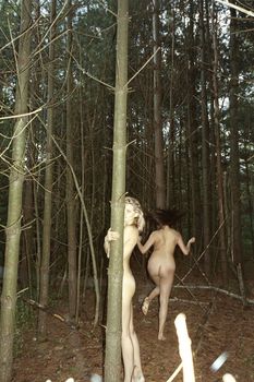 Полностью голая Эбби Ли Кершоу в фотосессии Кары Стрикер фото #19