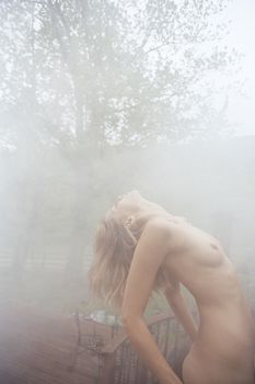 Полностью голая Эбби Ли Кершоу в фотосессии Кары Стрикер фото #28