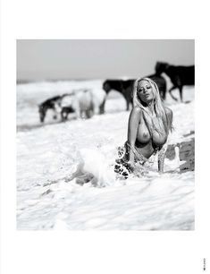 Дженна Джеймсон позирует голой  в журнале Playboy фото #9