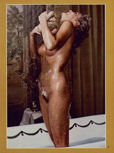 Обнажённая Урсула Андресс снялась в журнале Playboy фото #3
