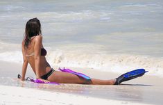 Сексапильная Джессика Альба в бикини на пляже в Мексике фото #12