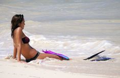 Сексапильная Джессика Альба в бикини на пляже в Мексике фото #13