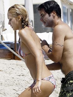 Красивая и соблазнительная Джессика Альба отдыхает на пляже в Малибу фото #2