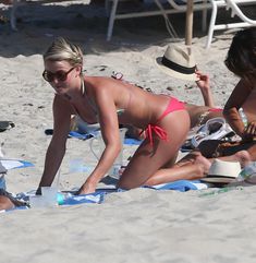 Джулианна Хаф на пляже в Майами фото #4