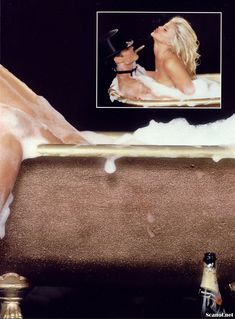 Анна Николь Смит позирует голой  в журнале Playboy фото #7