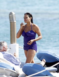 Сексуальная Розарио Доусон в мокром купальнике в Каннах фото #28