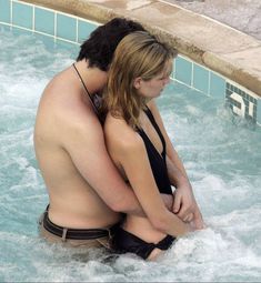 Секси Миша Бартон в купальнике в отеле Bacara Resort & Spa фото #5