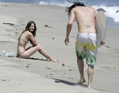 Аппетитное тело Мишы Бартон в бикини на пляже Малибу фото #8