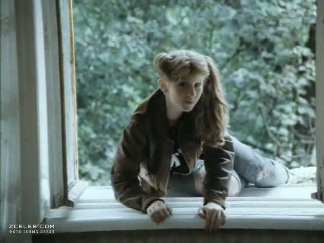 Ирина Шмелева Без Лифчика – Акселератка (1997)