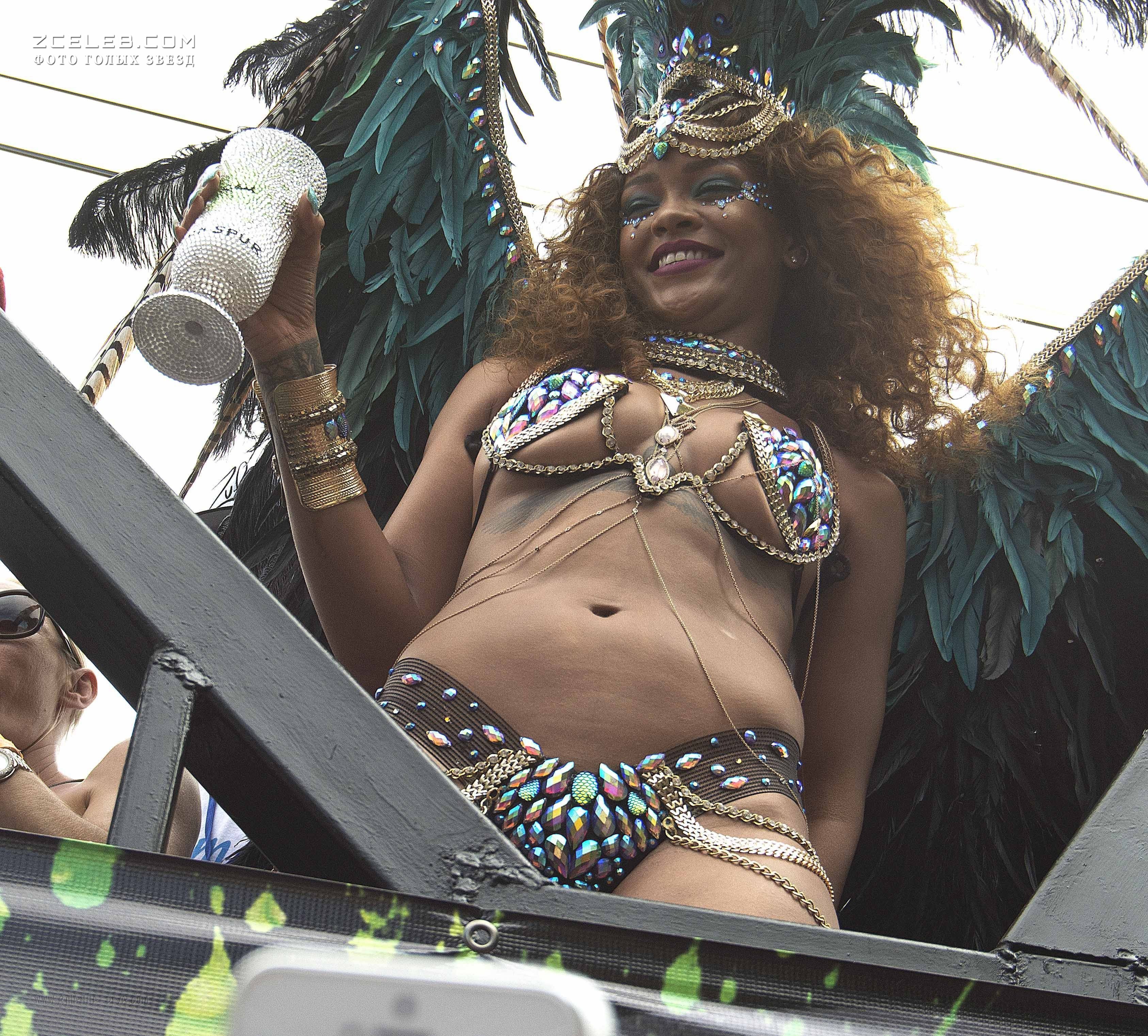 Развратная Рианна на карнавале в Барбадосе, 03.08.2015.