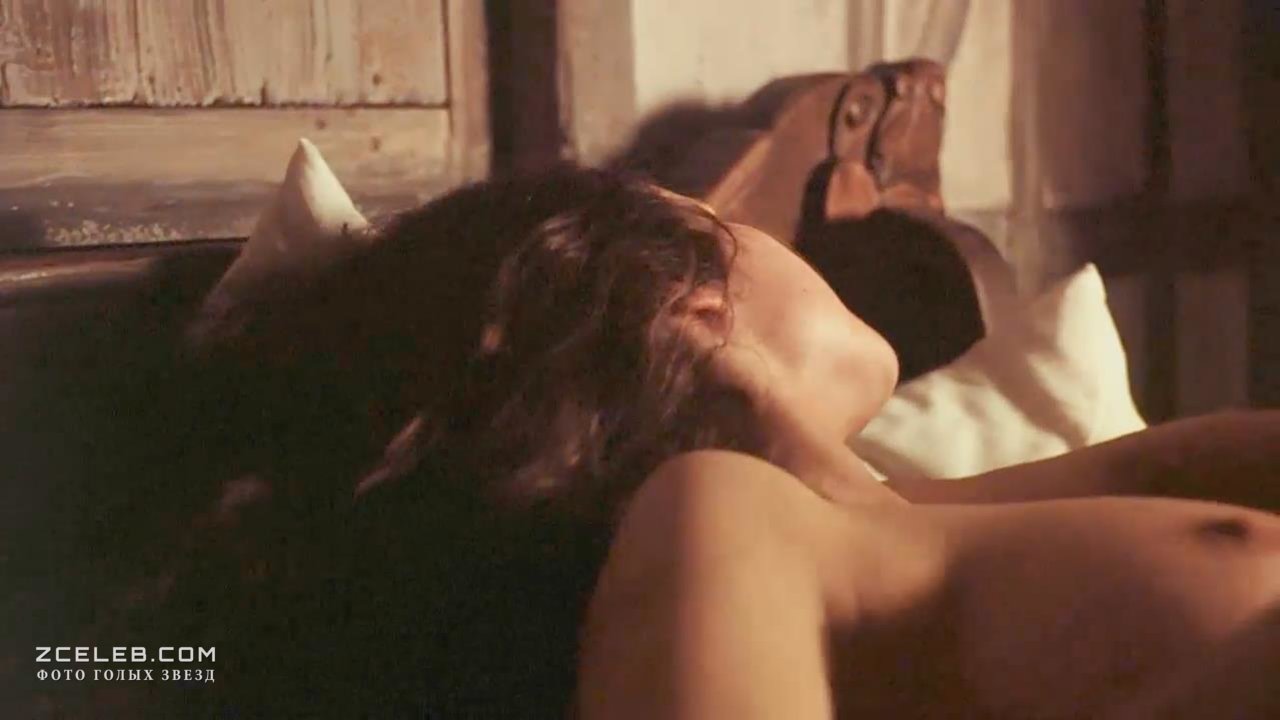 Голая грудь Джулии Ормонд в фильме "Нострадамус", 1994.