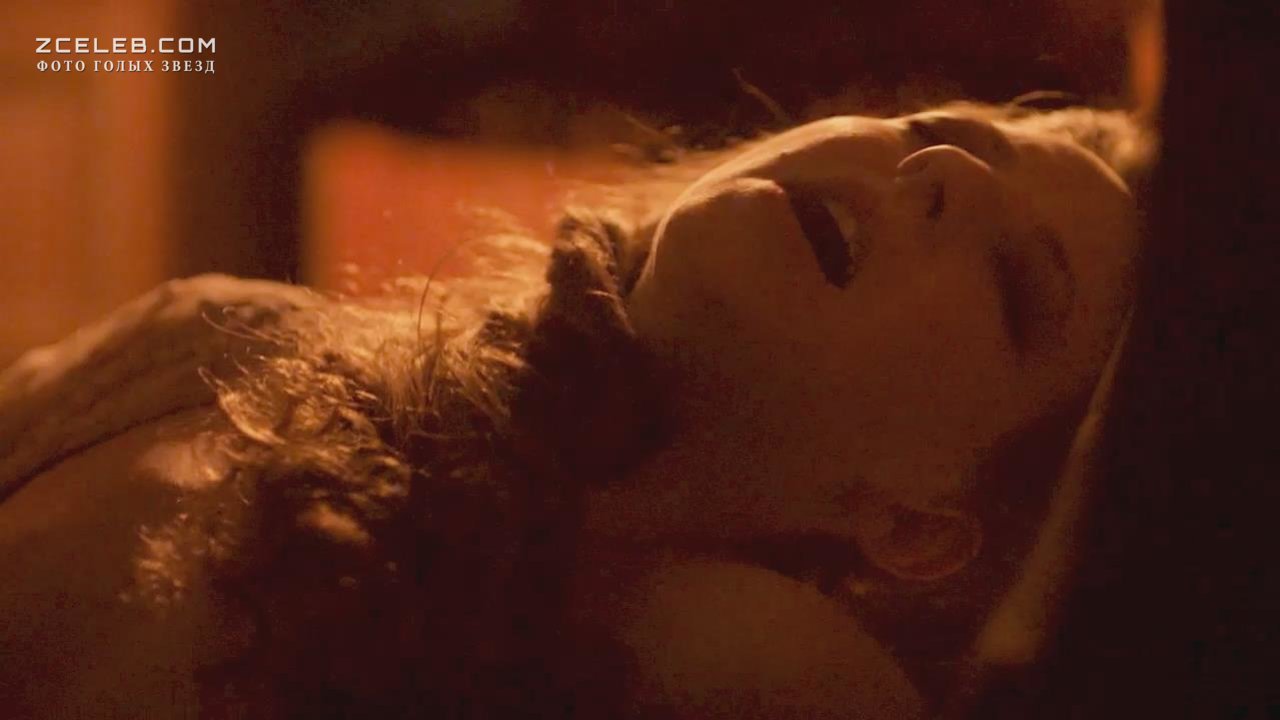 Голая грудь Кристины Коул в сериале "Больница Никербокер", 2014.
