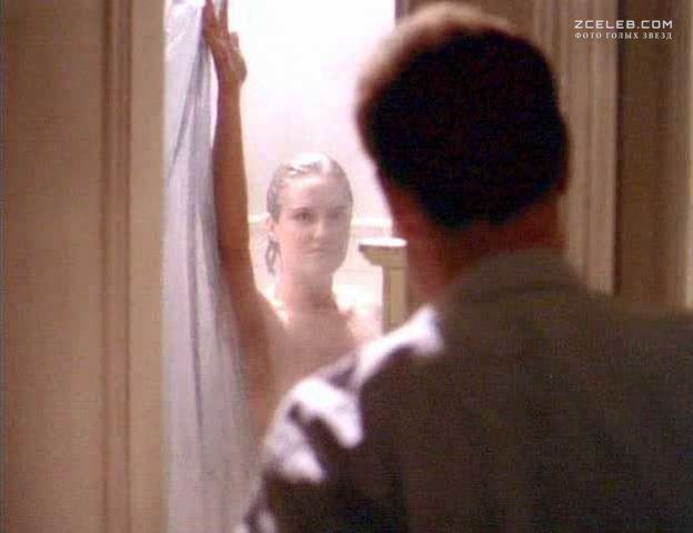 Голая Шерри Стрингфилд в сериале "Полиция Нью-Йорка", 1993.