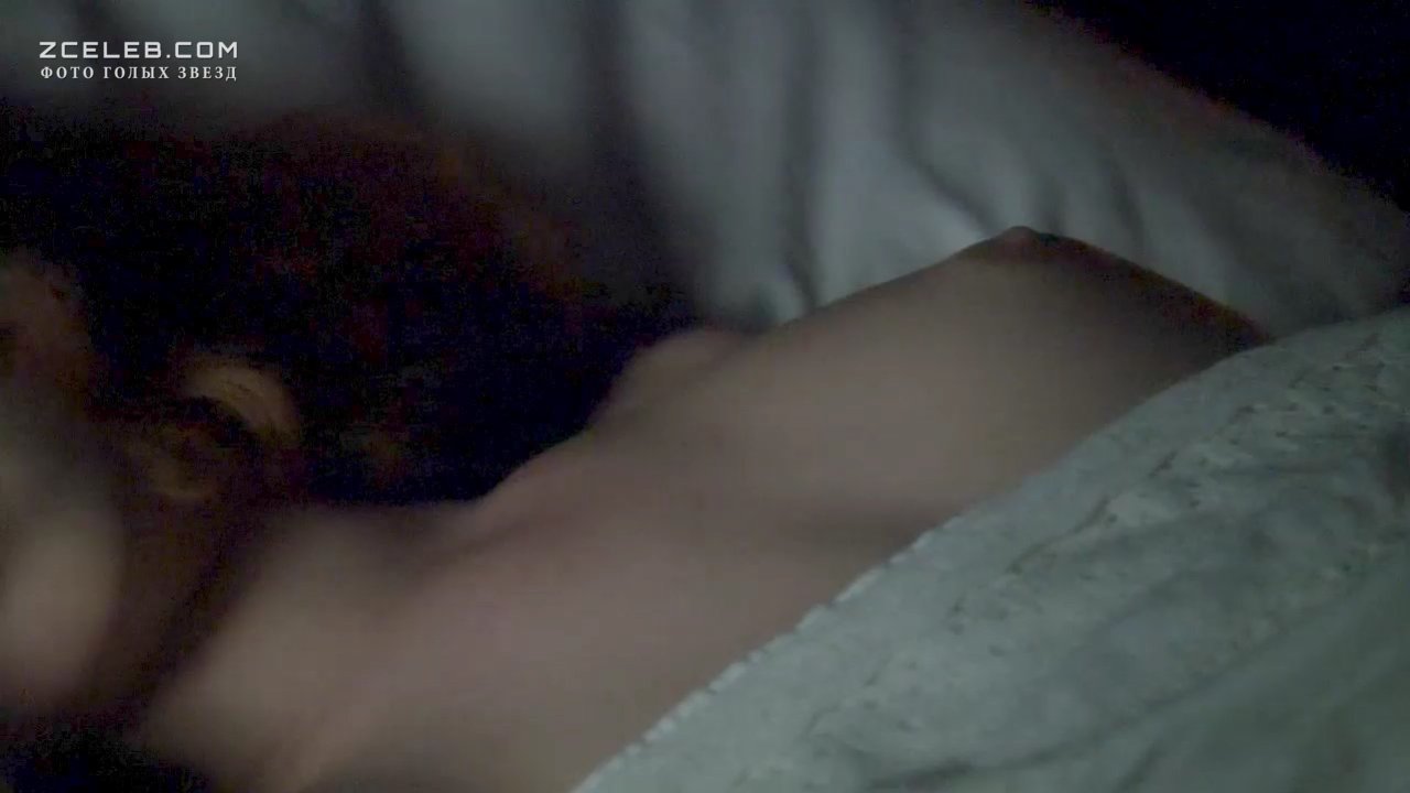 Голая Эми Мэнсон в сериале "Отчаянные романтики", 2009.