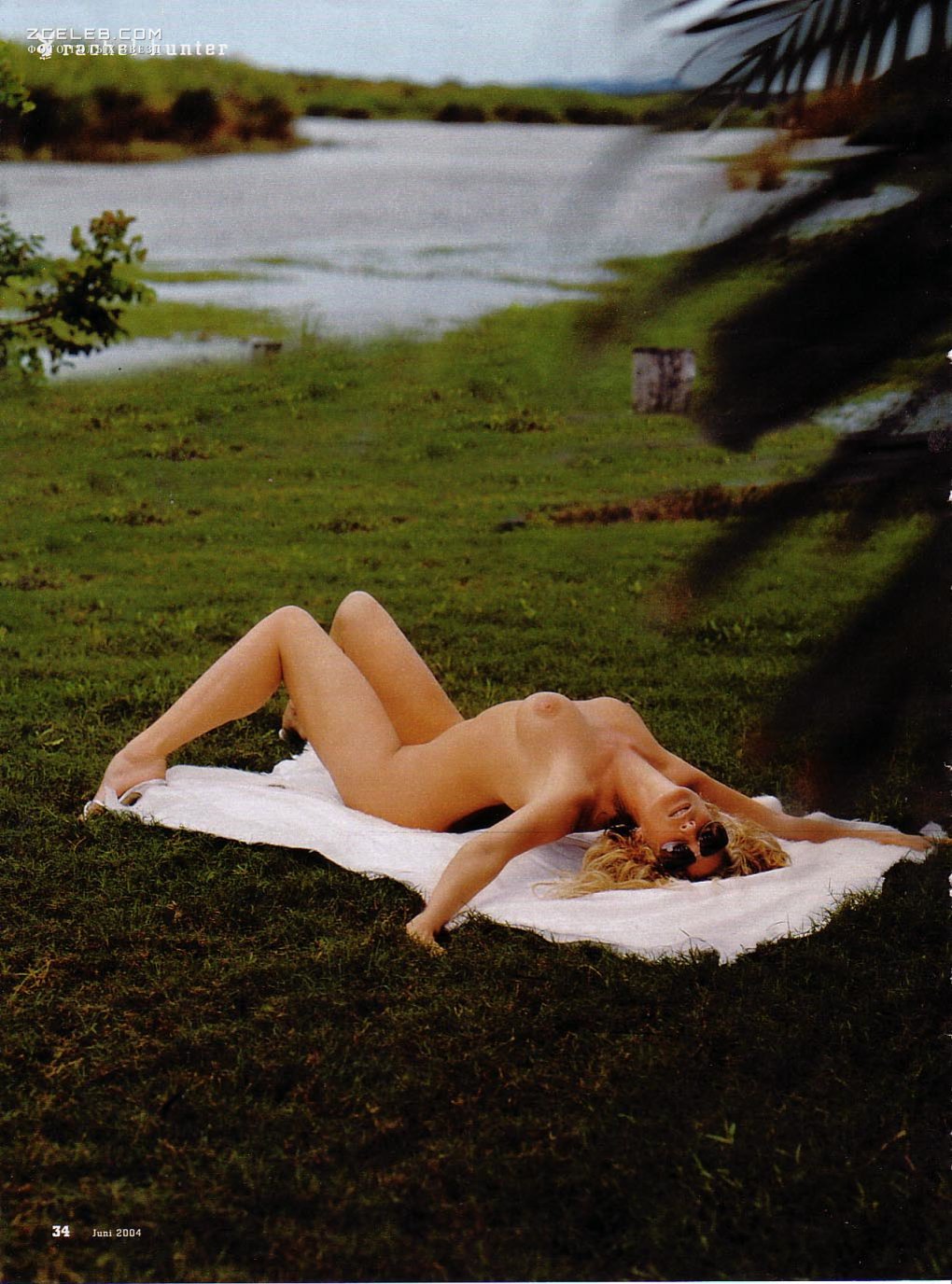 Красивая Рэйчел Хантер снялась голой в журнале Playboy, Июнь 2004.