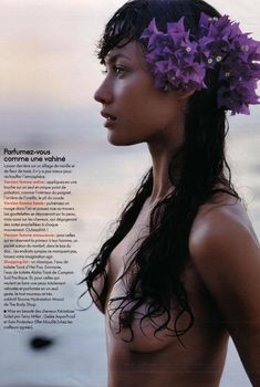 Голая грудь Ольги Куриленко в журнале Elle, Январь 2007