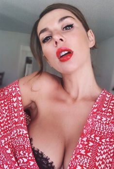 Селфи пышногрудой Анны Седоковой из Instagram
