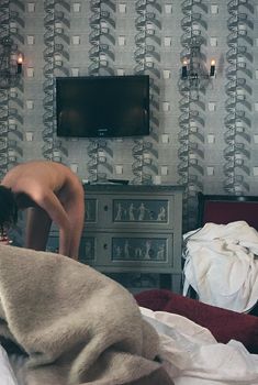 Горячая Уилла Холланд без одежды на фото из Instagram