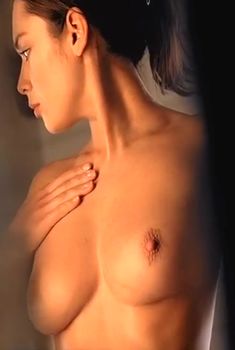 Красивая Алена Баркова оголила грудь и попу в фильме «Вдох-выдох», 2006