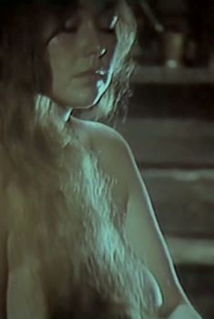 Шикарная Наталья Хорохорина оголила грудь в фильме «Купальская ночь», 1982