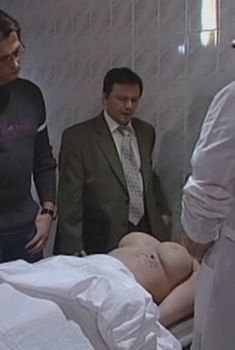 Екатерина Радченко засветила голую грудь в сериале «Марш Турецкого», 2000