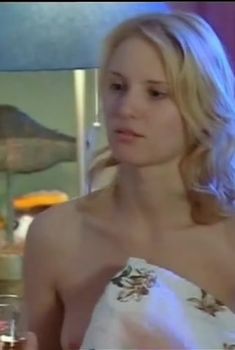 Юлия Пожидаева засветила грудь в сериале «Ставка на жизнь», 2008
