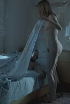 Полностью голая Екатерина Никитина в сериале «Женщины в игре без правил», 2004