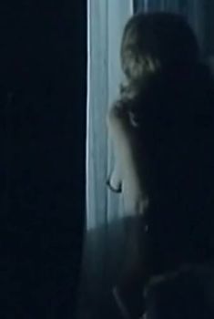 Ирина Алферова показала голую грудь в фильме «Любовные письма с подтекстом», 1985