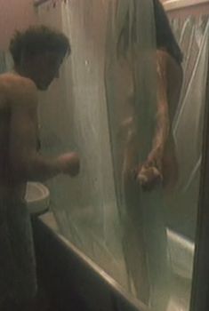 Юлия Меньшова снялась голой в фильме «Разборчивый жених», 1993