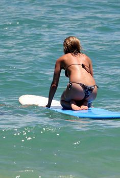 Сексуальная Дженнифер Энистон в купальнике, 2007