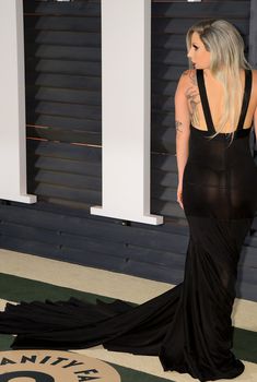 Леди Гага засветила попку в черных стрингах, Февраль 2015