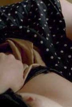 Анджелина Джоли оголила грудь в фильме «Управляя полетами», 1999