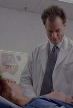 Аннабелла Шиорра показала голую грудь в фильме «Рука, качающая колыбель», 1992
