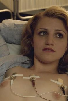 Голая Аннали Эшфорд в сериале «Мастера секса», 2013