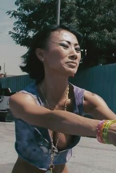Бай Лин засветила грудь в фильме «Адреналин. Высокое напряжение», 2009