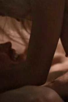 Голая грудь Джесси Уорд в фильме «Остановка 2. Не оглядывайся назад», 2008