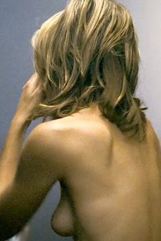 Лесли Бибб засветила грудь в фильме «Полуночный экспресс», 2008