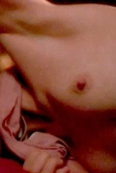 Полностью голая Лесли Хоуп в фильме Rowing Through, 1996