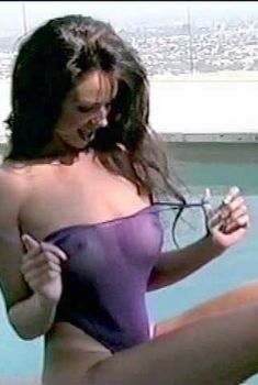 Горячая Лорисса МакКомас снялась голой в фильме California Dreams Beach Blanket Malibu