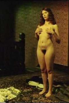 Тони Коллетт снялась полностью голая в фильме Lilians Story, 1994
