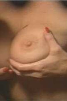 Голая Тэмми Паркс в сериале «Эротические признания», 1994