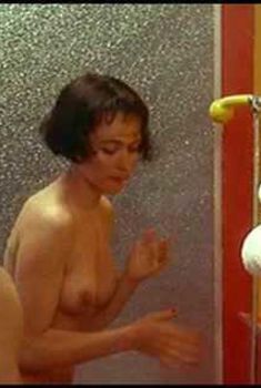 Голая Эммануэль Беар в фильме «Я всего лишь хочу поцеловать тебя», 1998