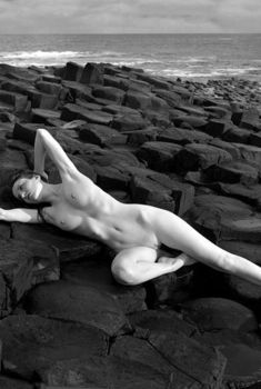 Полностью голая Джессика Харт в фотосессии Роба Перри, 2012