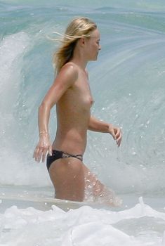Кейт Босуорт топлесс на пляже в Мексике, 10.04.2011