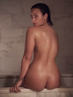 Nude Demi Lavato
